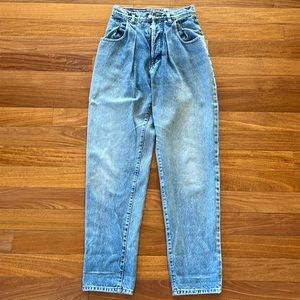 Rare Made in Italy Vintage Levi’s High Waisted Jeans 26